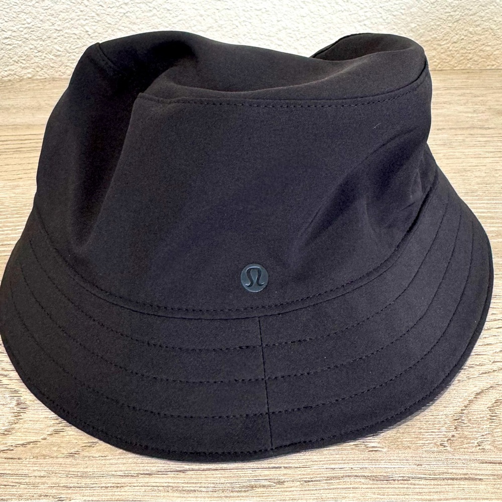 Lululemon Both Ways Reversible Bucket Hat Black/Camouflage Black NWOT